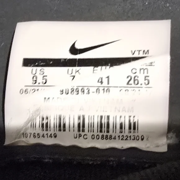 Nike Air Max Black & White Sneakers - Picture 11 of 12